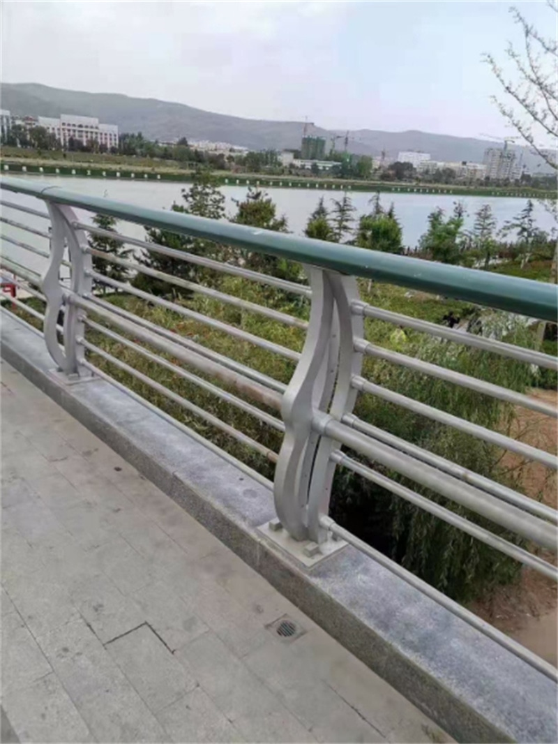 桥梁护栏