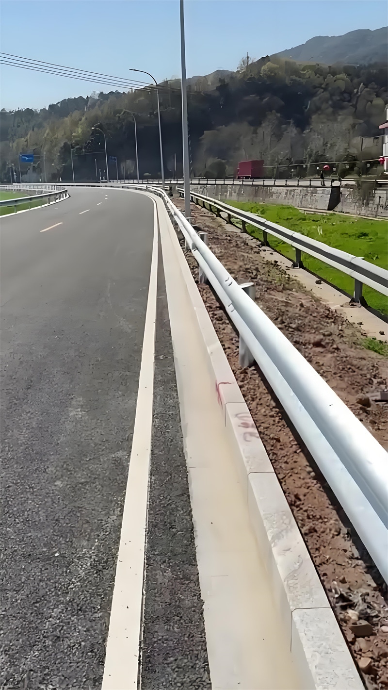 两波护栏板